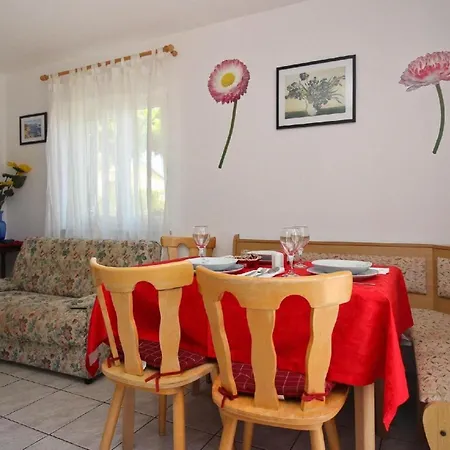 Zlatica-530m Vom Meer, Terrasse, Grill Šilo