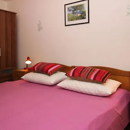 Zlatica-530m Vom Meer, Terrasse, Grill Apartment Šilo